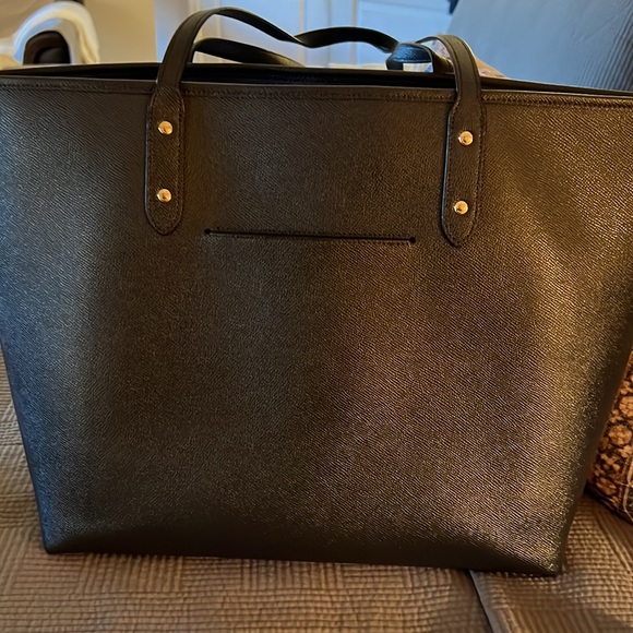 Large tote - Picture 2 of 6